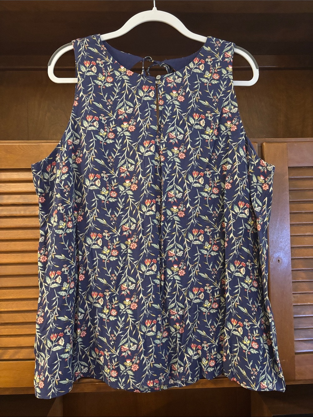 LOFT Navy Floral Tie-Neck Sleeveless blouse